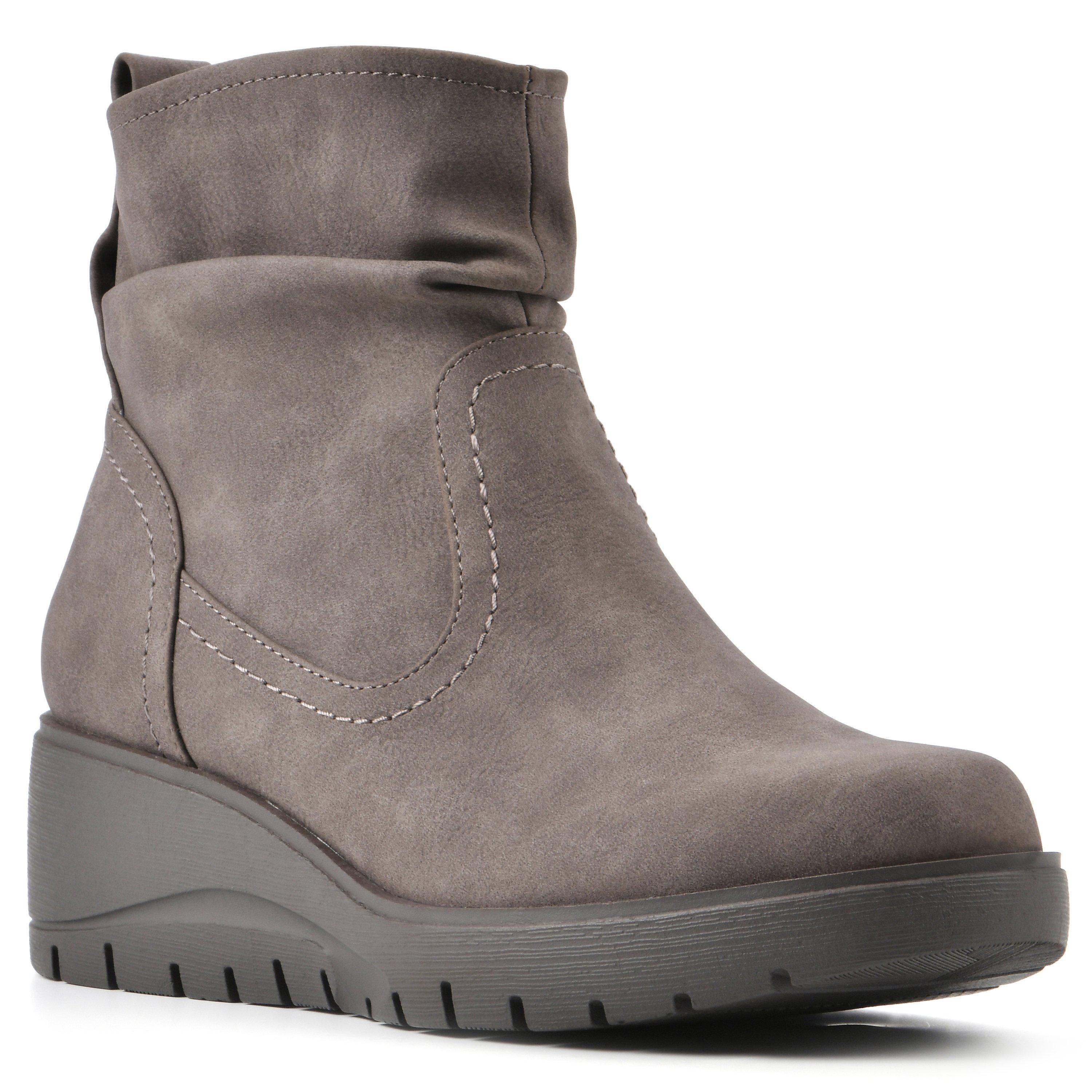 Cliffs by White Mountain Womens Beyond Bootie