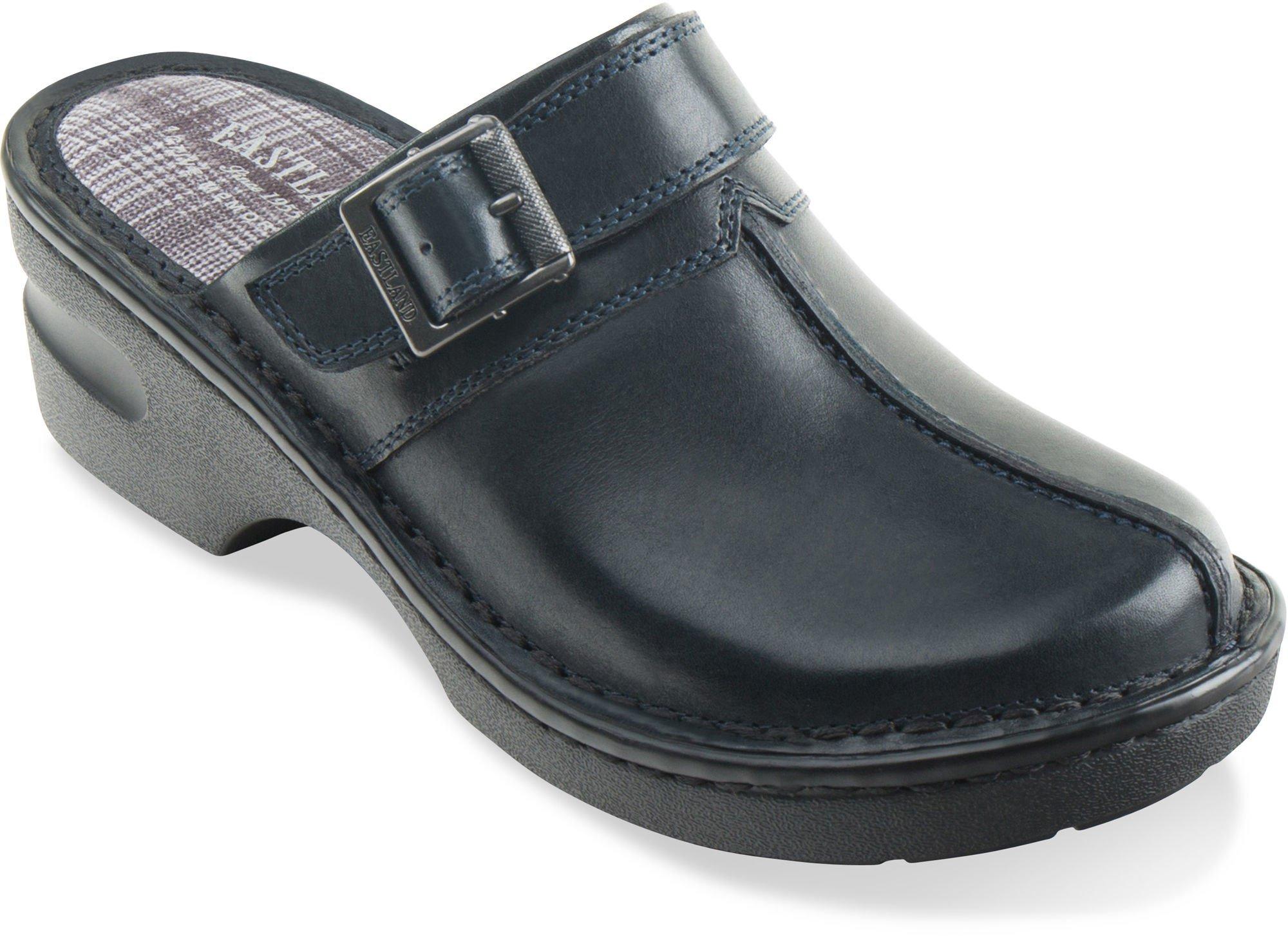 eastland mae clog