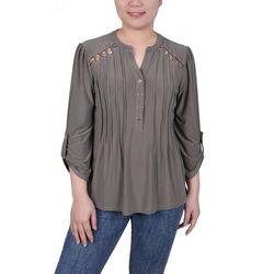 NY Collections Womens Pintuck Front Top With Chain Details