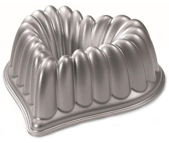  Nordic Ware Elegant Heart Bundt Pan: Heart Cake Pan: Home &  Kitchen