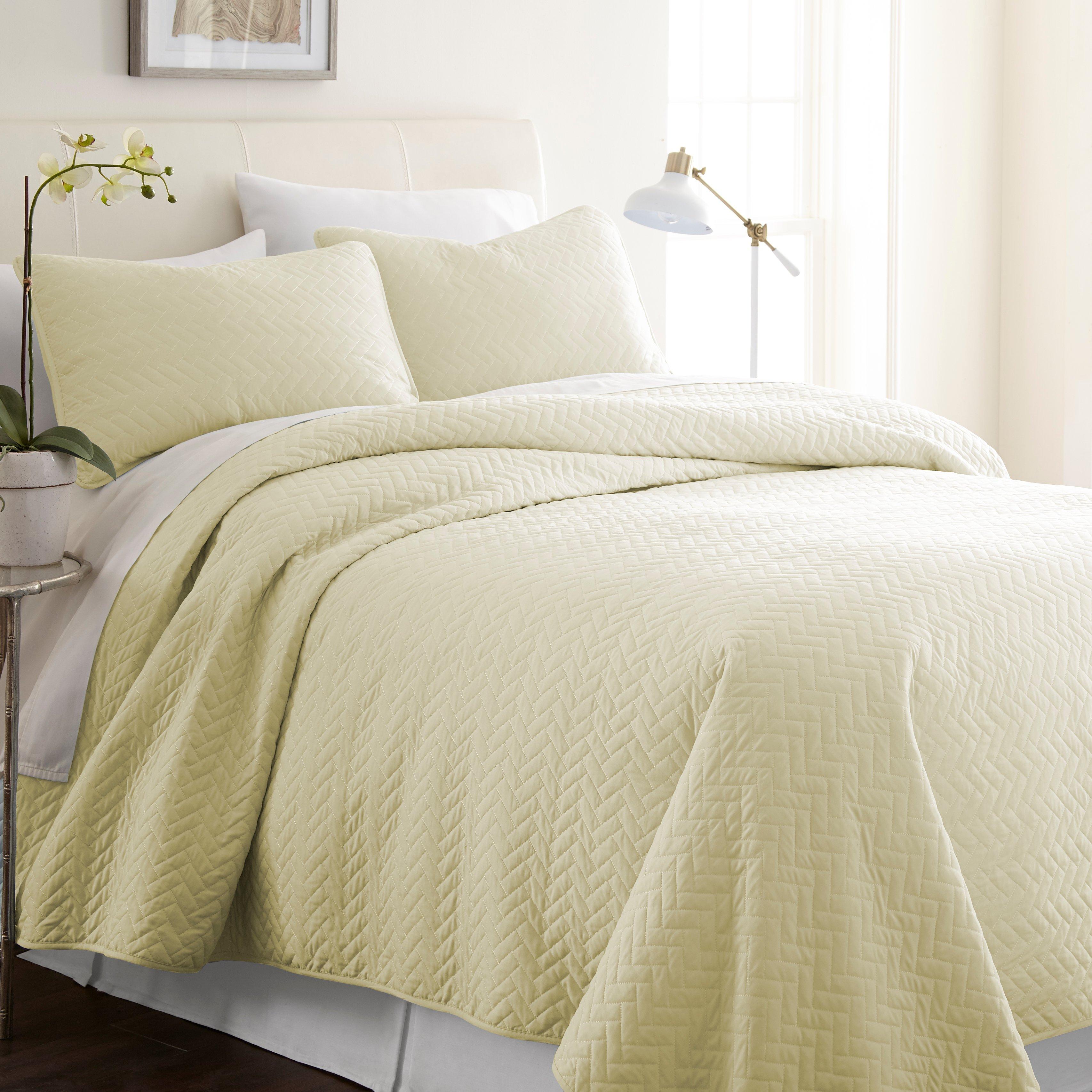 Home Collections Premium Soft Herring Quilted Coverlet Set