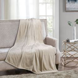 Sutton Home Siilvadur Anti-Microbial Solid Oversized Throw