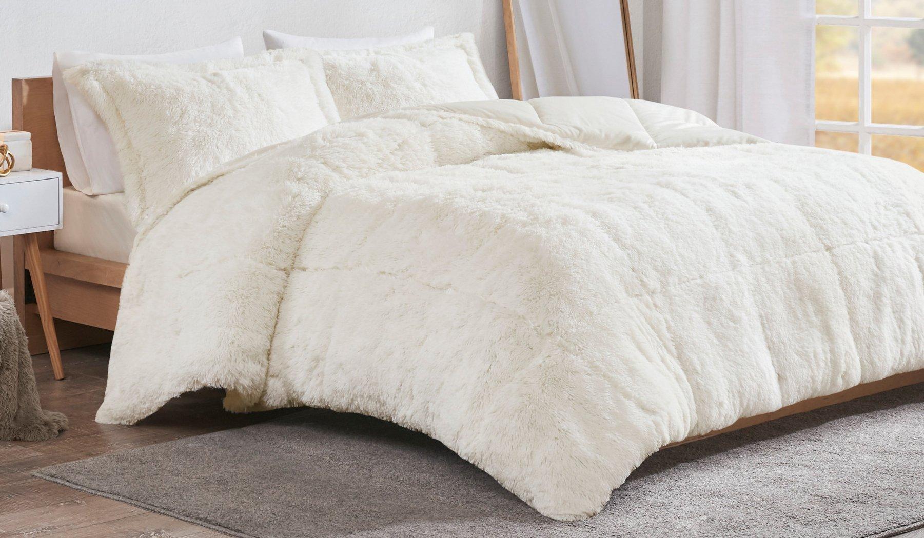 Intelligent Design Malea Shaggy Long Fur Comforter Mini