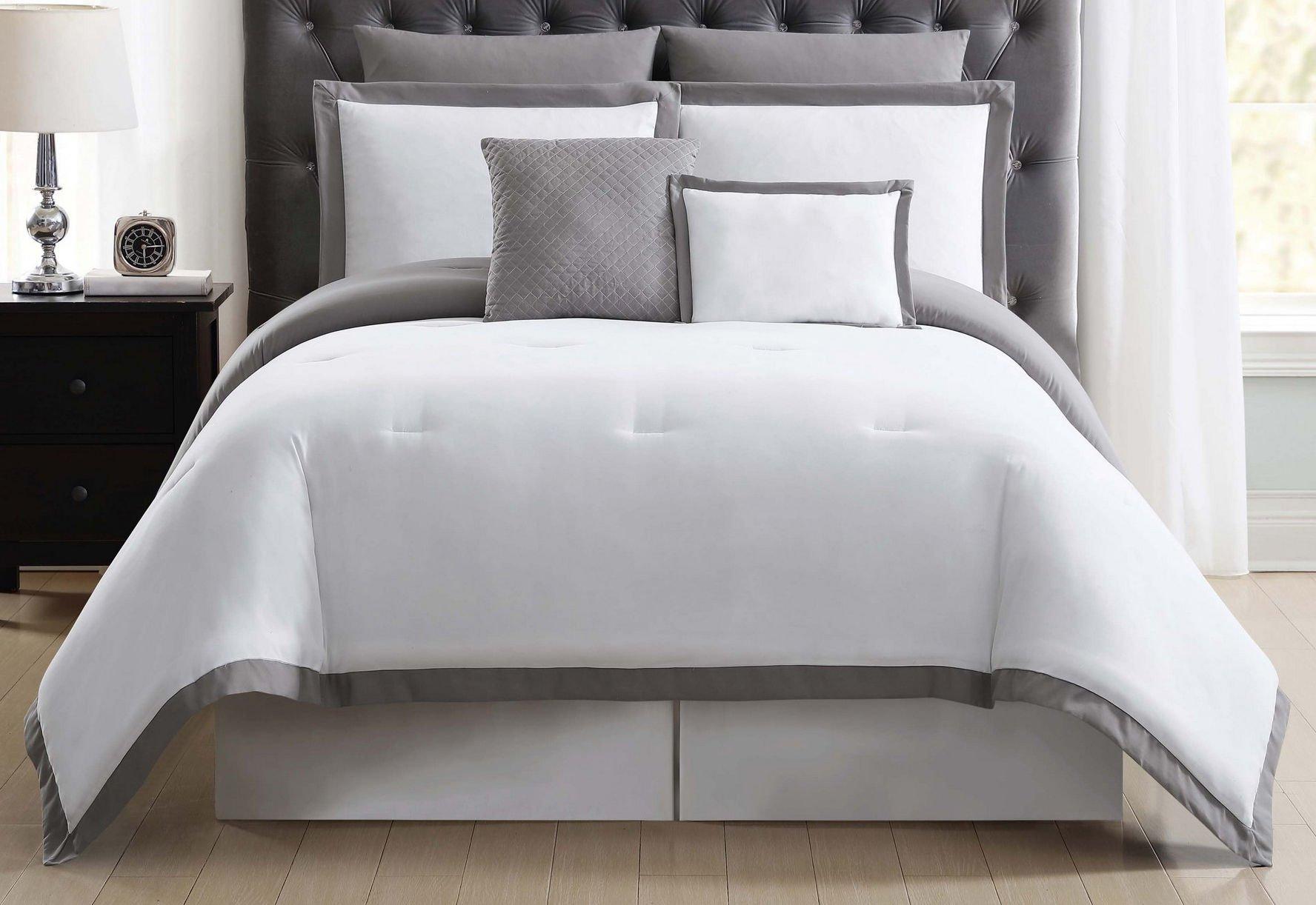 Truly Soft Everyday Hotel Border Comforter Set