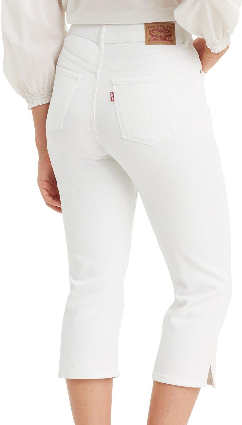white levi capri jeans