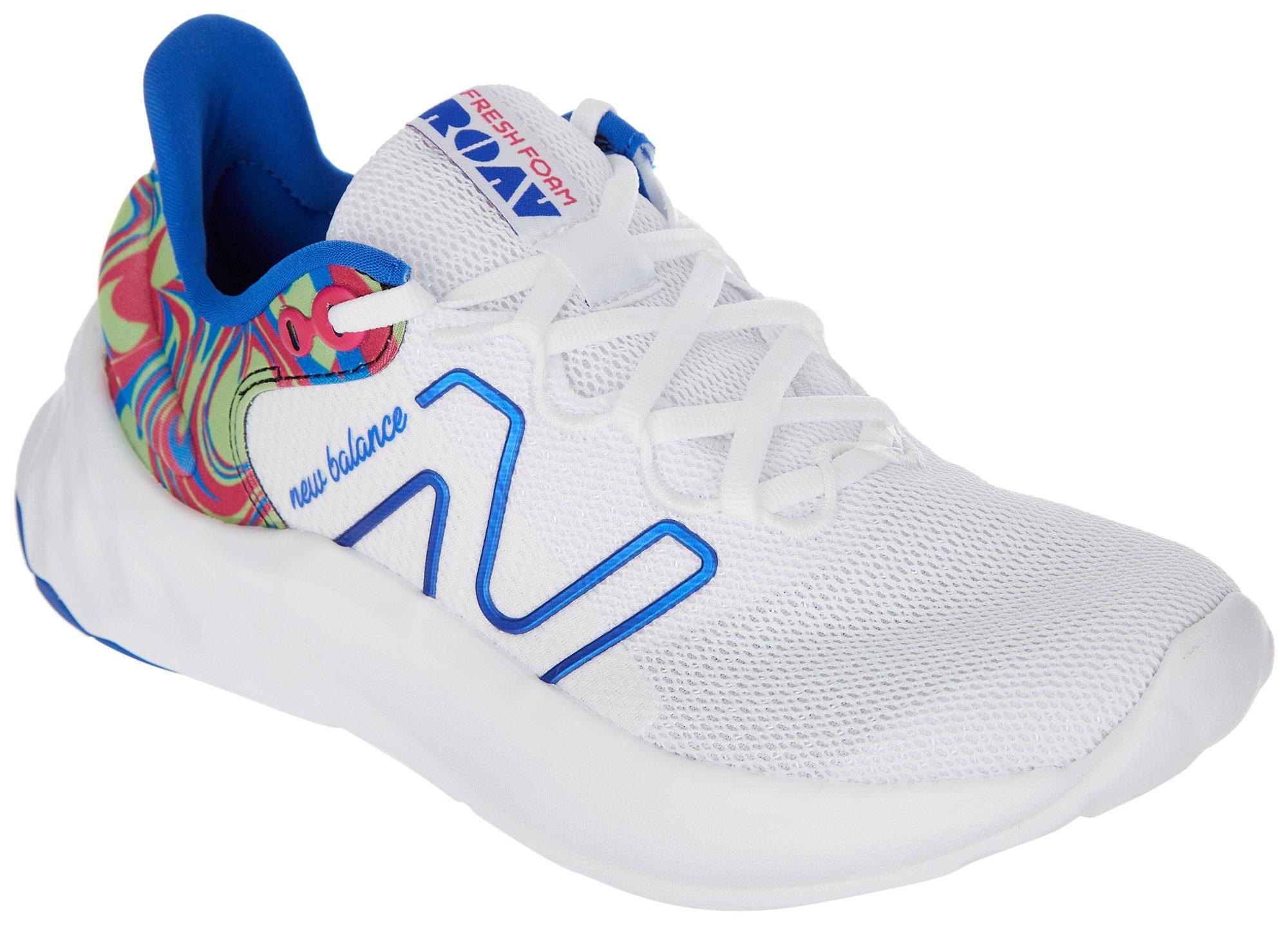 Womens Roav v2 Athletic Shoes