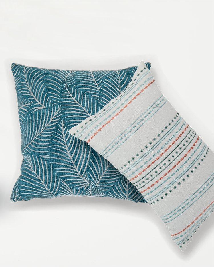 Pillows & Throws